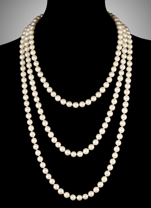 TRIPLE STRAND PEARL NECKLACE: Three