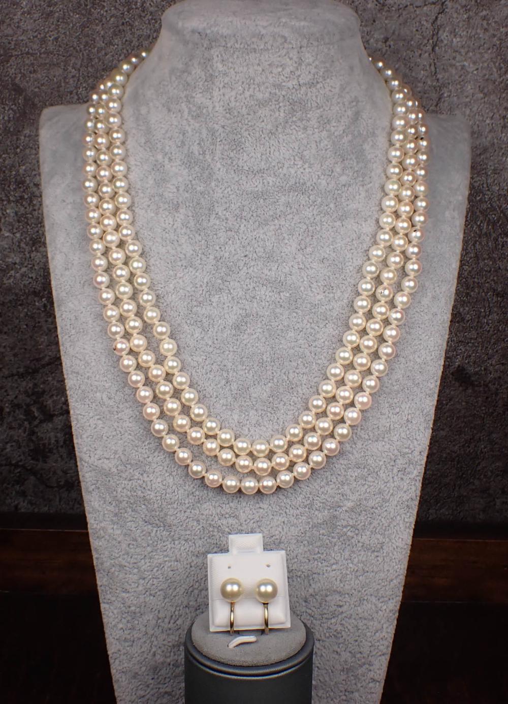 TRIPLE-STRAND PEARL NECKLACE WITH