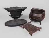 Trivet, cauldron and planter t