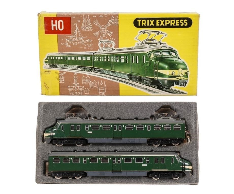 Trix Express 2284 with two