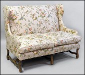 TROUVAILLES UPHOLSTERED SETTEE