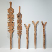 TUAREG PEOPLES, CARVED WOOD TE