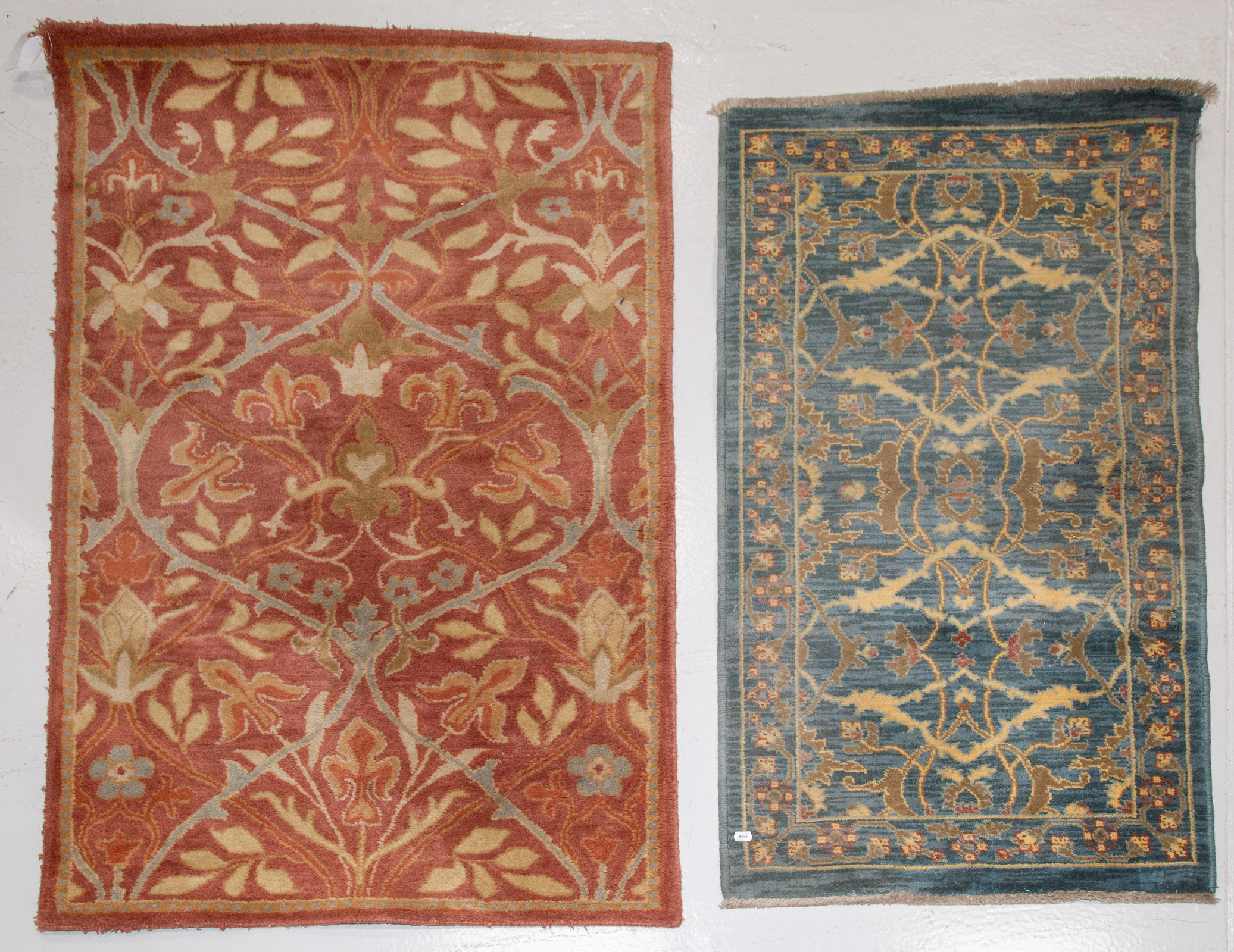 TUFTED SCATTER RUG & MACHINE MADE