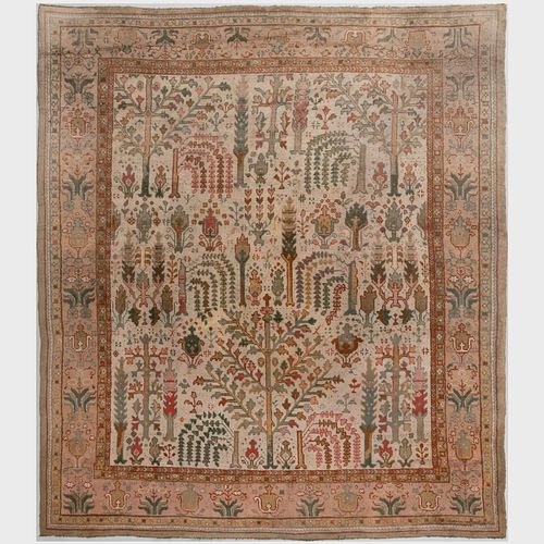 TURKISH OUSHAK CARPETWith a