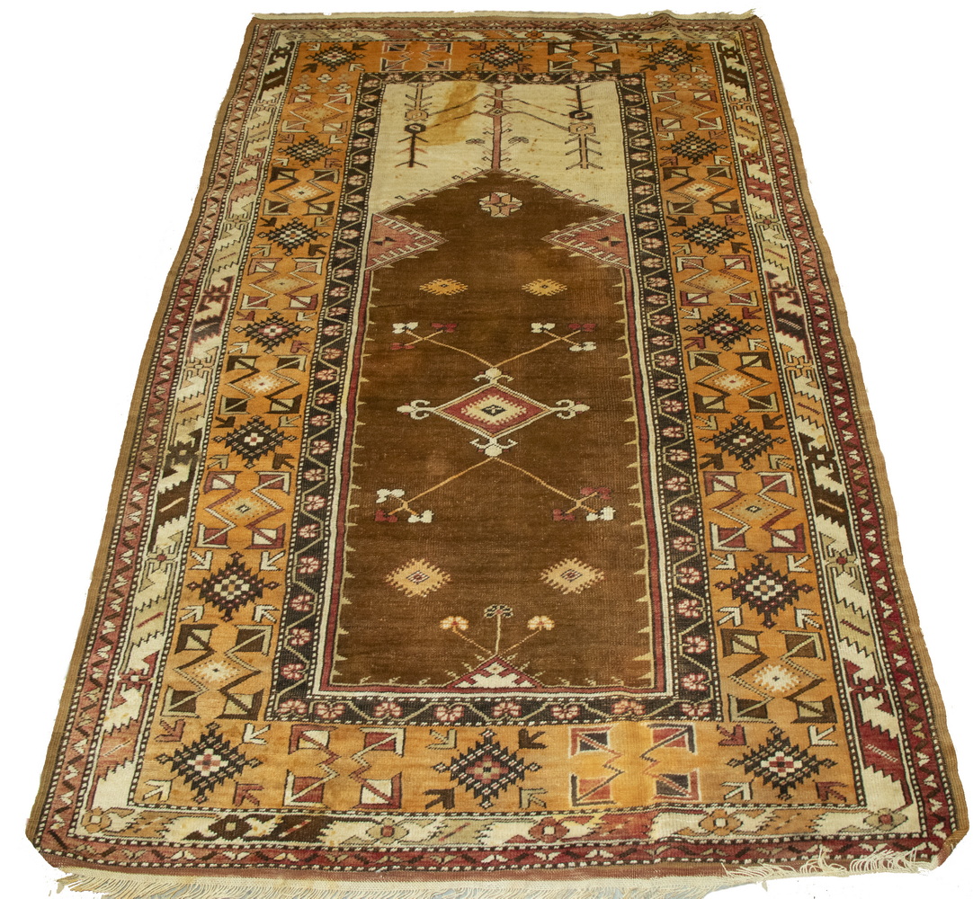 TURKISH PRAYER RUG (4'8" X 7'3")