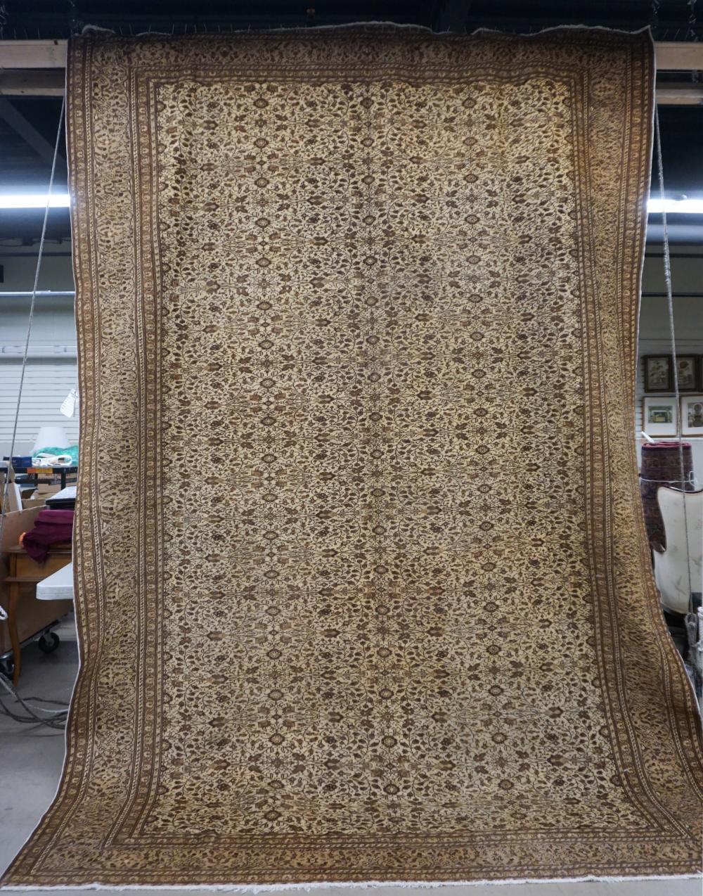 TURKISH ‘SIVAS’ RUG, 11 FT 9 IN X 8