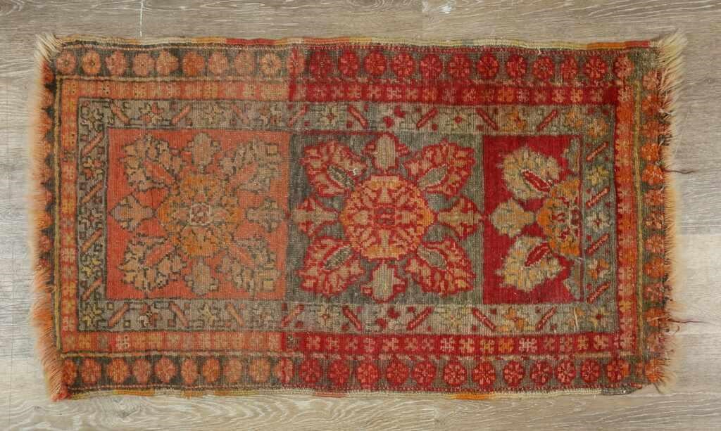 TURKISH STYLE PRAYER RUGTurkish