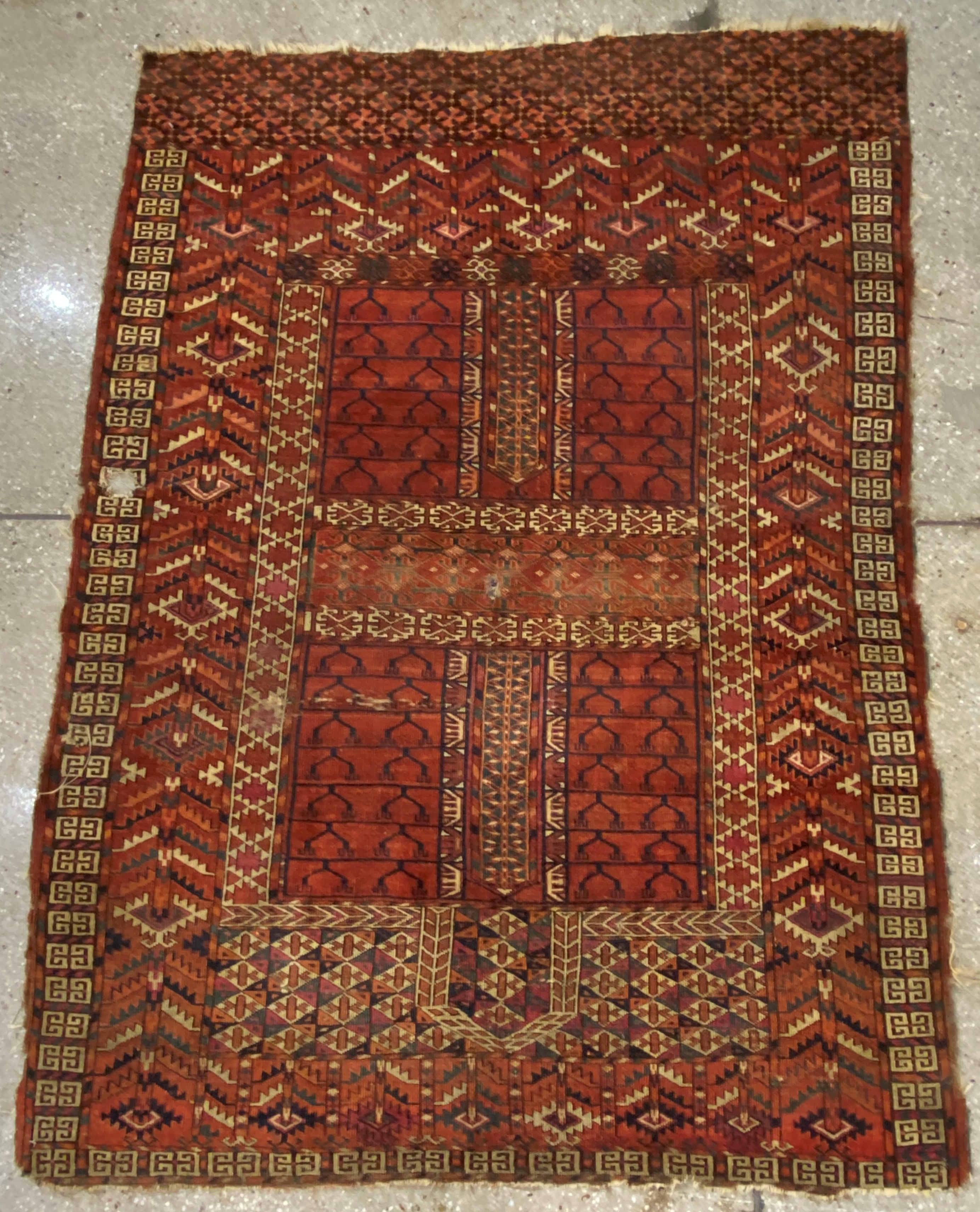 TURKMAN ANTIQUE TRIBAL RUG