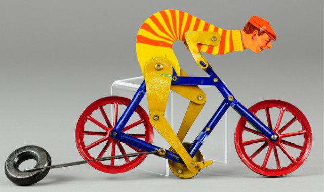 TURTLE NECK BICYCLIST STRING TOY