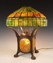TURTLEBACK LEADED GLASS LAMP: