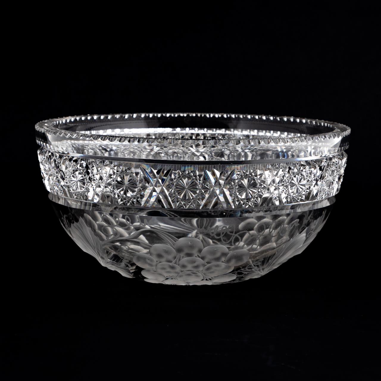 TUTHILL CUT CRYSTAL BOWL IN GRAPE