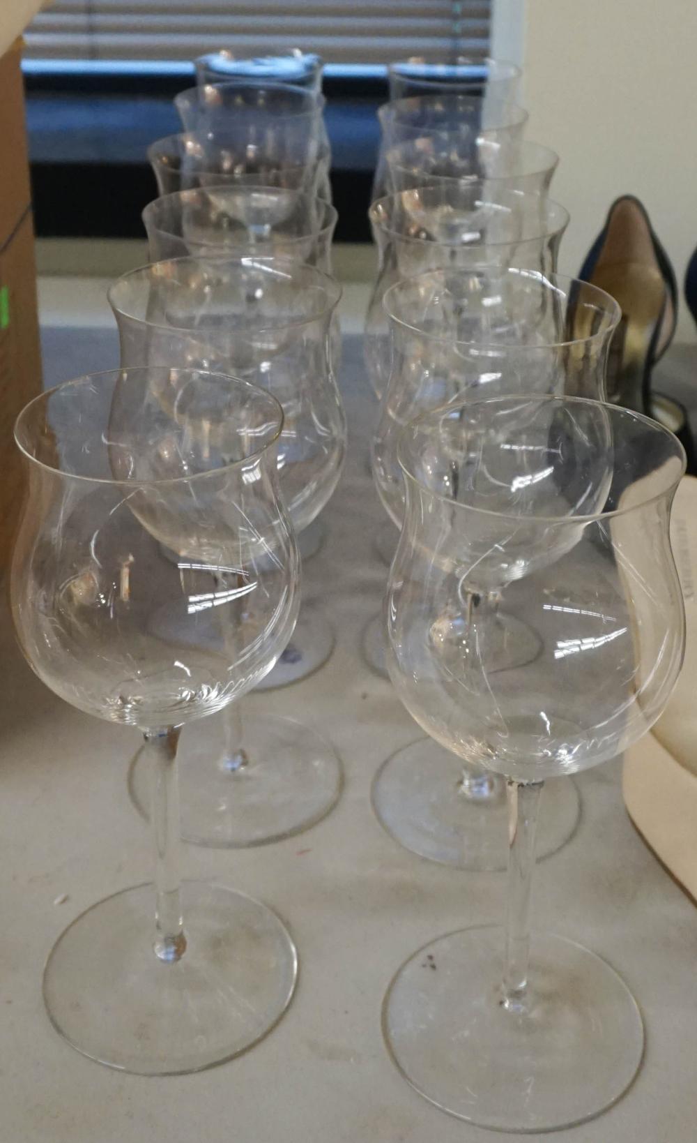 TWELVE CRYSTAL STEM PINOT NOIRS