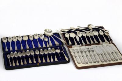 Twelve Edwardian silver