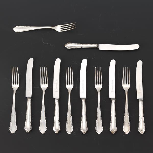 TWELVE GERMAN SILVER FRUIT KNIVES