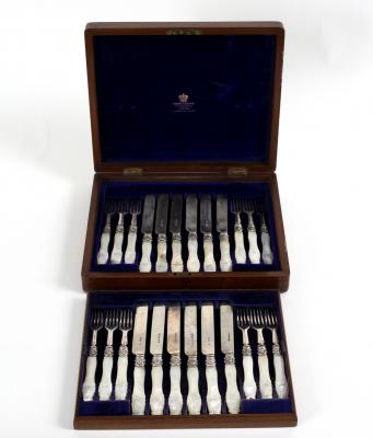 Twelve pairs of silver dessert