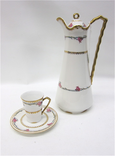 TWELVE PIECE LIMOGES PORCELAIN