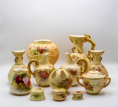 Twelve pieces of Royal Worcester