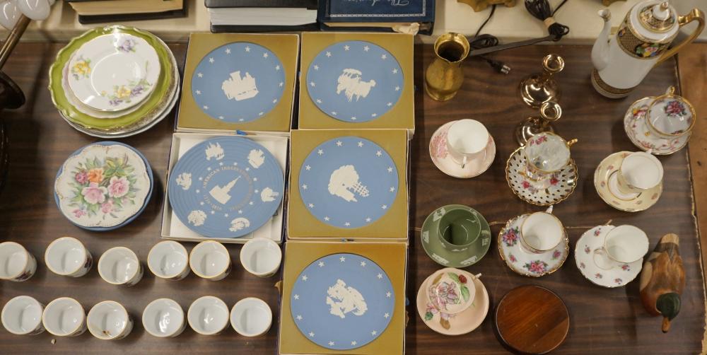 TWELVE ROYAL WORCESTER RAMEKINS,