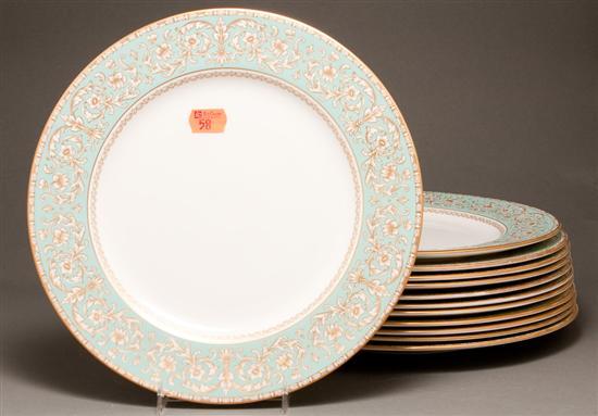 Twelve Spode china dinner plates in