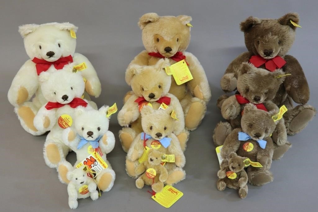 Twelve Steiff bears, including