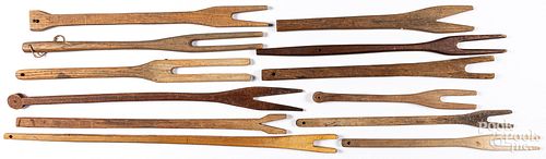 TWELVE WOODEN WASH/LAUNDRY