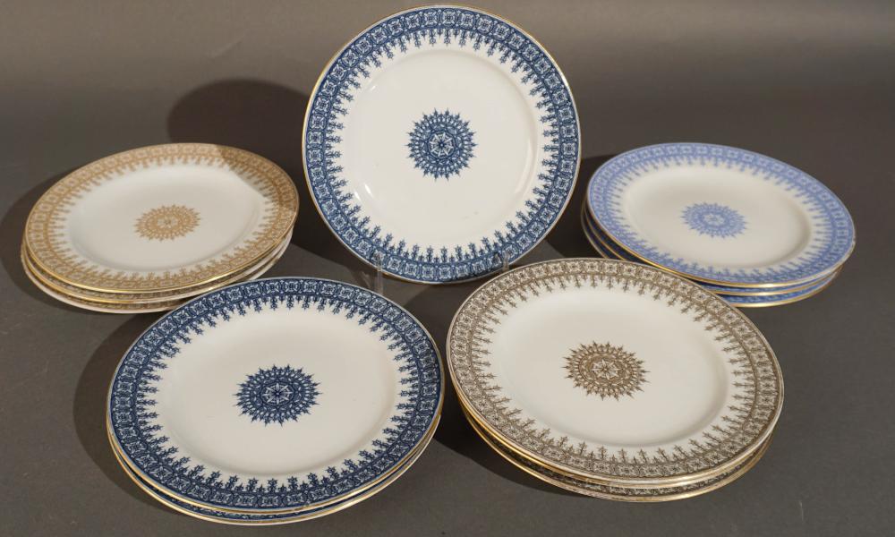 TWELVE WORCESTER LUNCHEON PLATES,