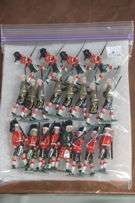 TWENTY BRITAINS MILITARY FIGURES