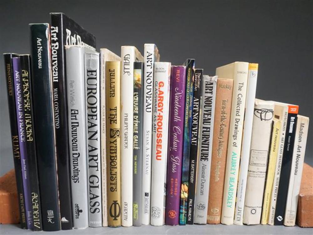 TWENTY-FIVE VOLUMES OF BOOKS (ART