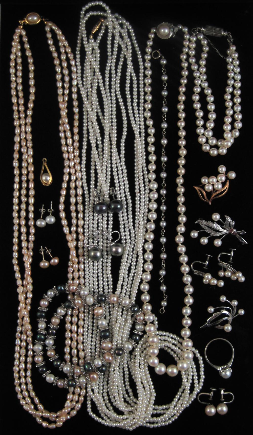 TWENTY-FOUR ARTICLES OF PEARL