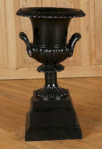 TWIN HANDLED CAMPAGNA CAST IRON