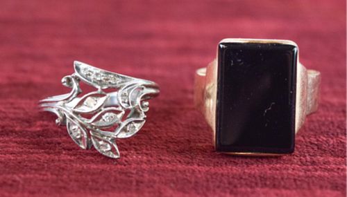 TWO 14 KARAT GOLD RINGS14 Karat