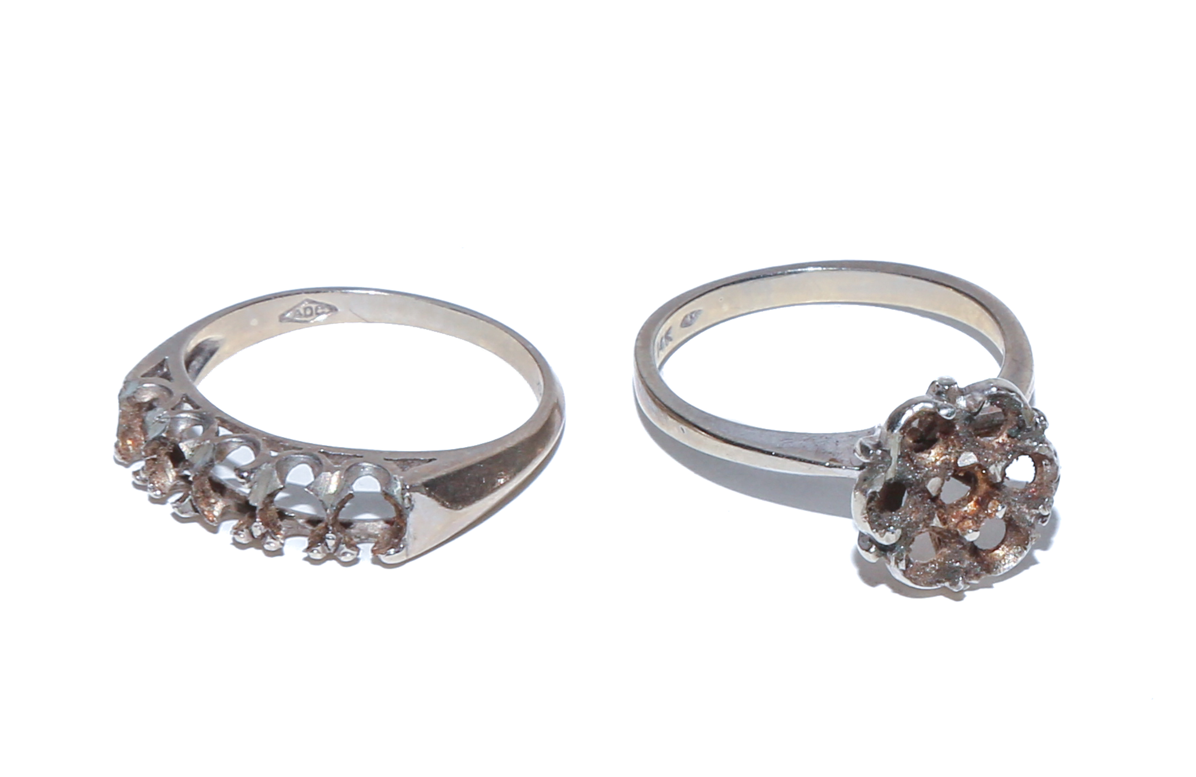TWO 14K GOLD RINGS - 88 GRAINS .