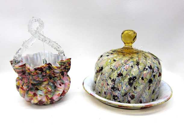 TWO ART GLASS COLLECTIBLES: covered