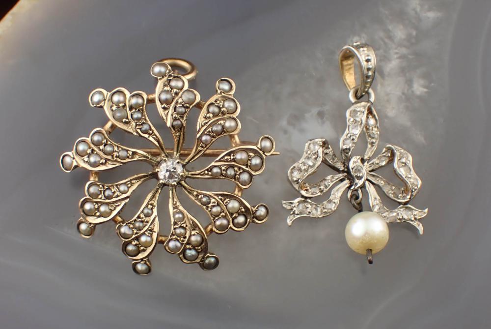 TWO ARTICLES OF DIAMOND AND GOLD