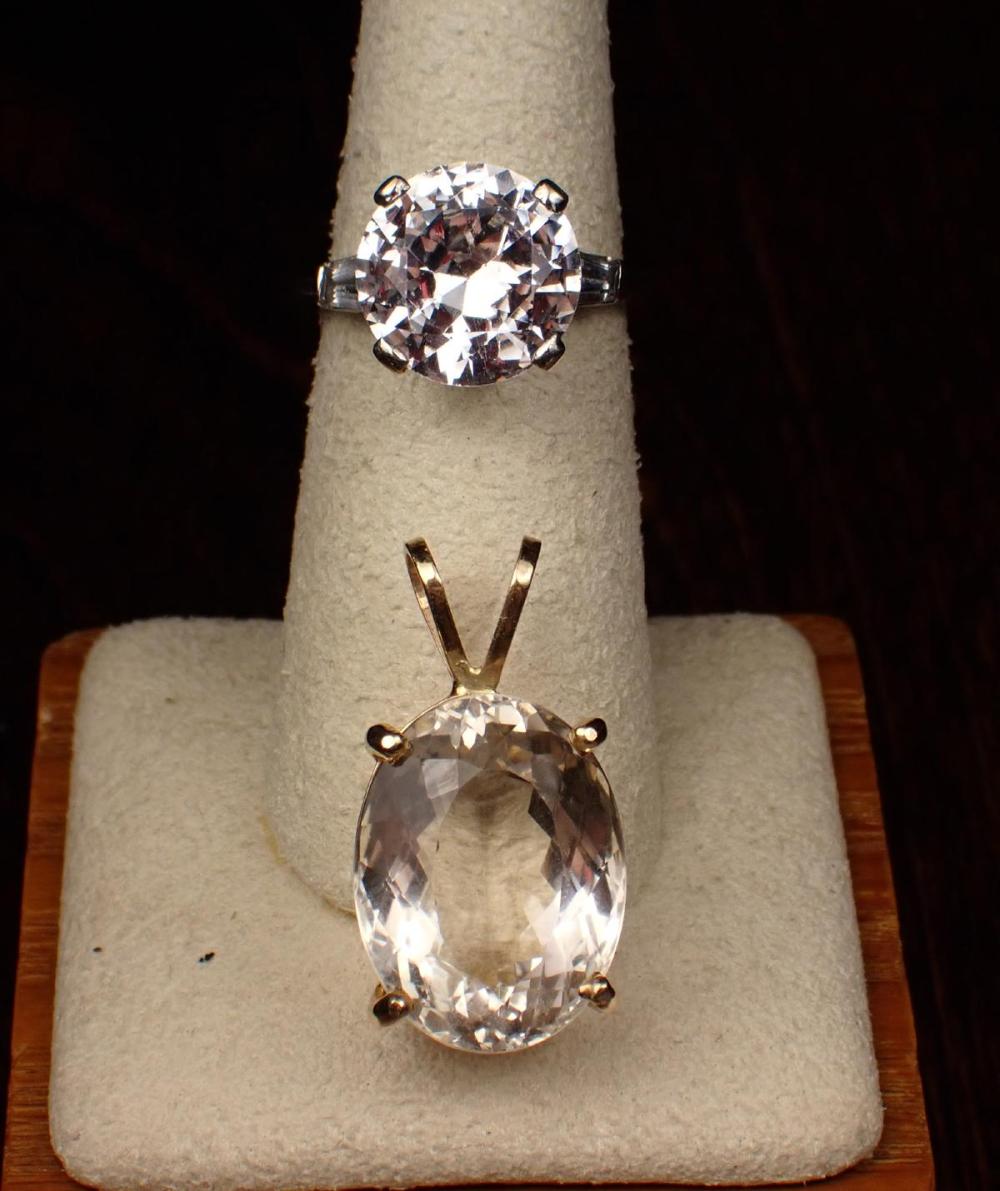 TWO ARTICLES OF FOURTEEN KARAT GOLD