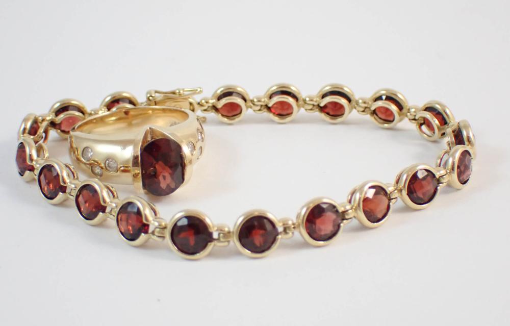 TWO ARTICLES OF GARNET AND FOURTEEN
