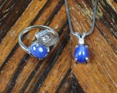 TWO ARTICLES OF STAR SAPPHIRE