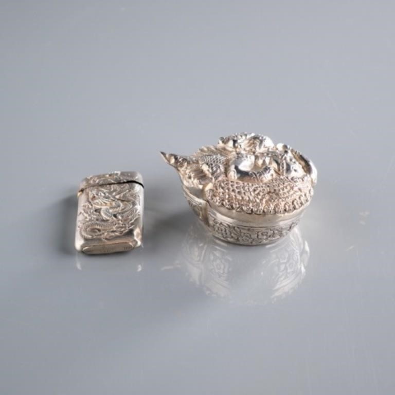 TWO ASIAN OBJETS DE VERTU - CAN