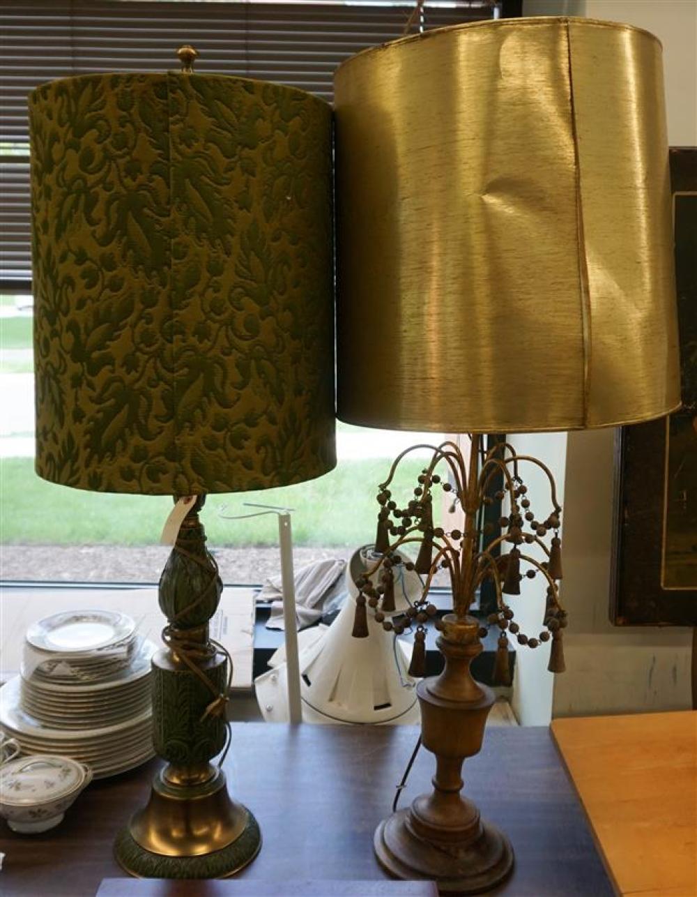 TWO ASSORTED TABLE LAMPSTwo