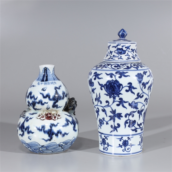 Two blue and white Chinese