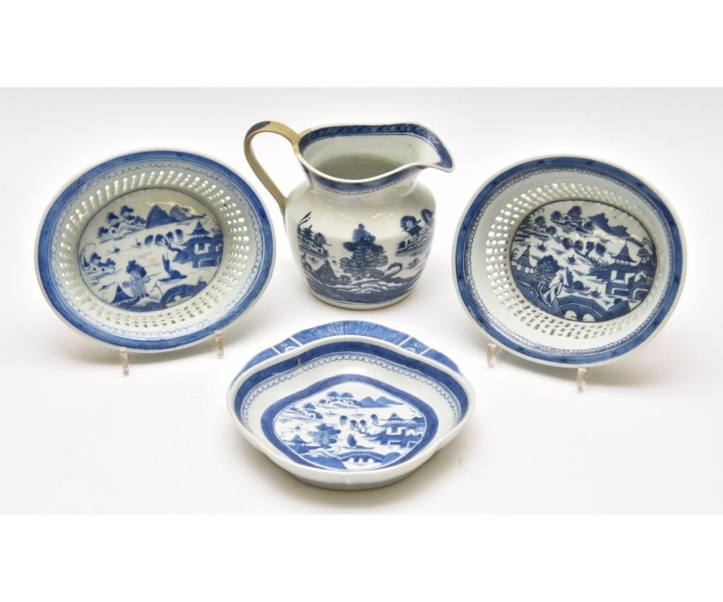 Two Canton fruit bowls, largest
