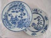 Two Chinese blue and white por