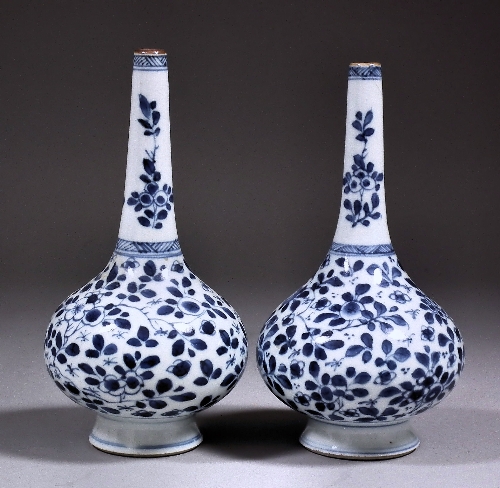 Two Chinese blue and white