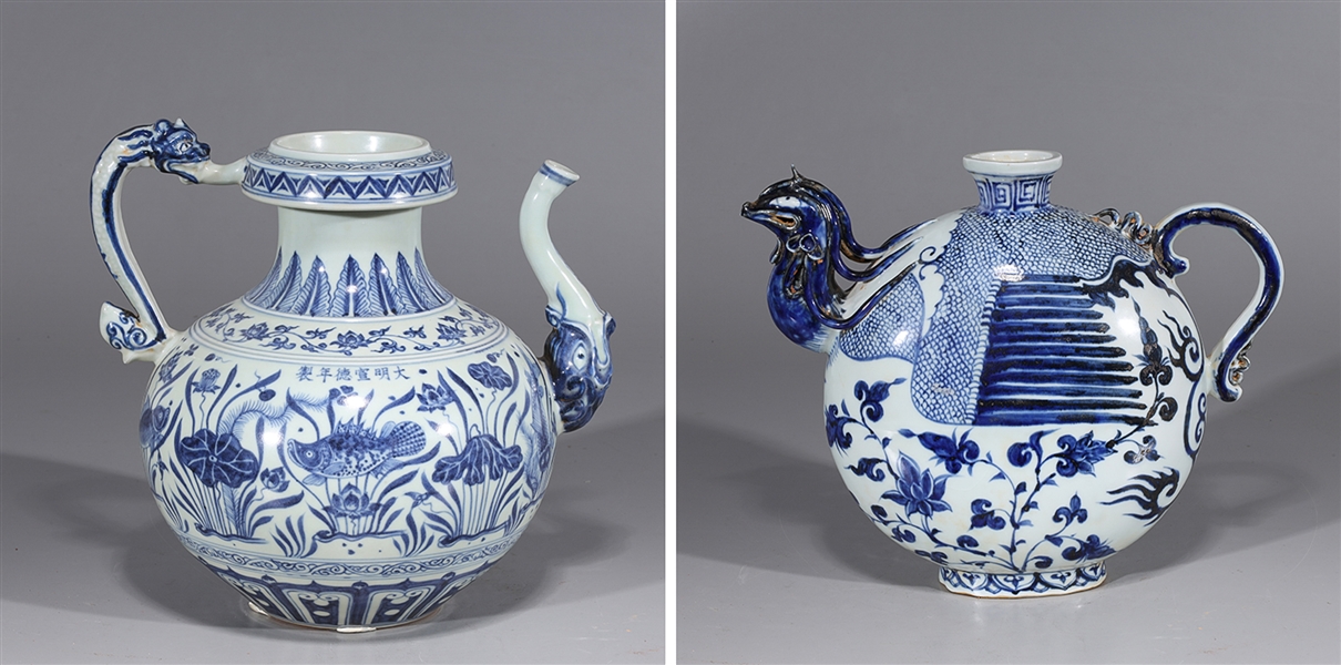 Two Chinese blue and white