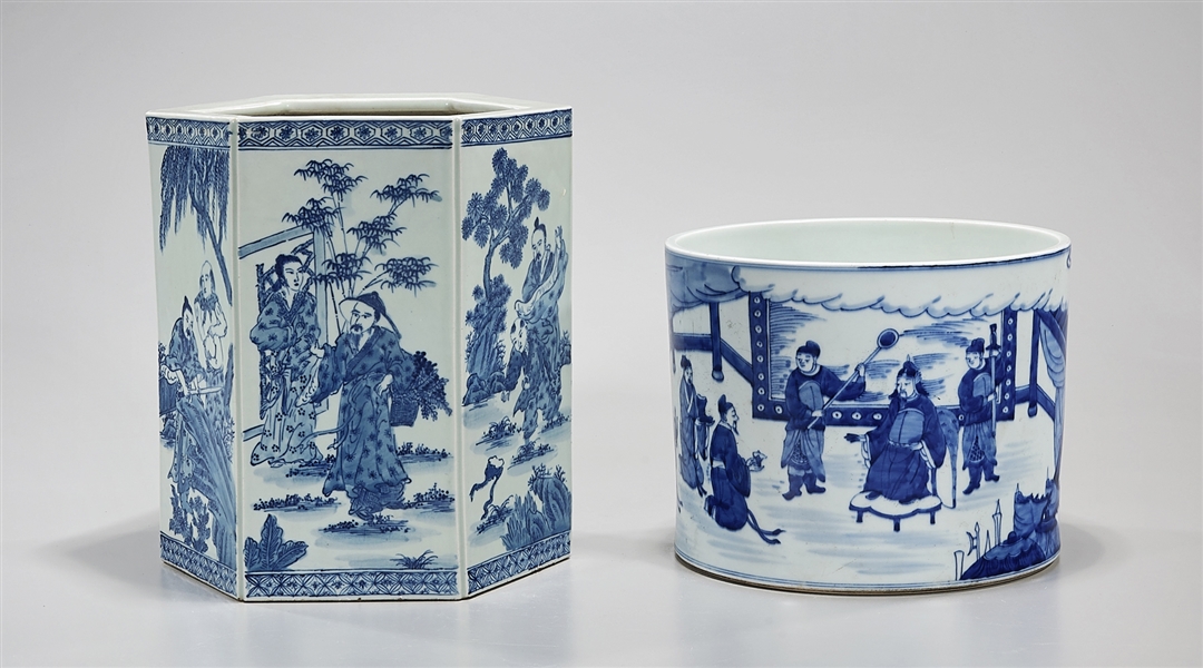 Two Chinese blue and white