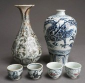 TWO CHINESE BLUE AND WHITE POR