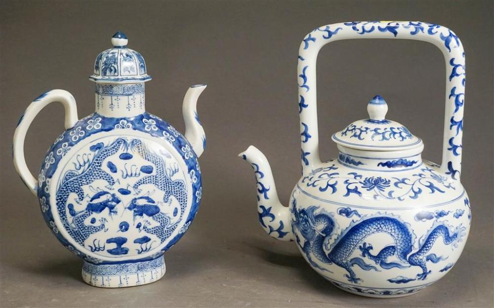 TWO CHINESE BLUE AND WHITE