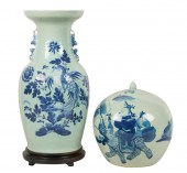 TWO CHINESE BLUE AND WHITE POR