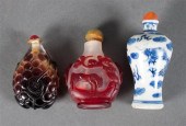 Two Chinese cameo glass snuff