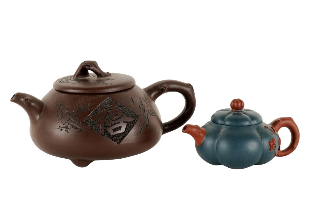 TWO CHINESE CLAY TEAPOTSthe